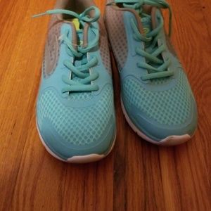 c9 tennis shoes
